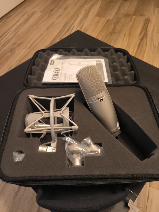 Vând microfon Shure KSM44A nou/original
Vând microfon Shure KSM44A nou