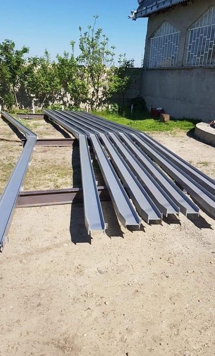 Vand hala metalică Avem pe stoc 
Asiguram transport și montaj Dorim se