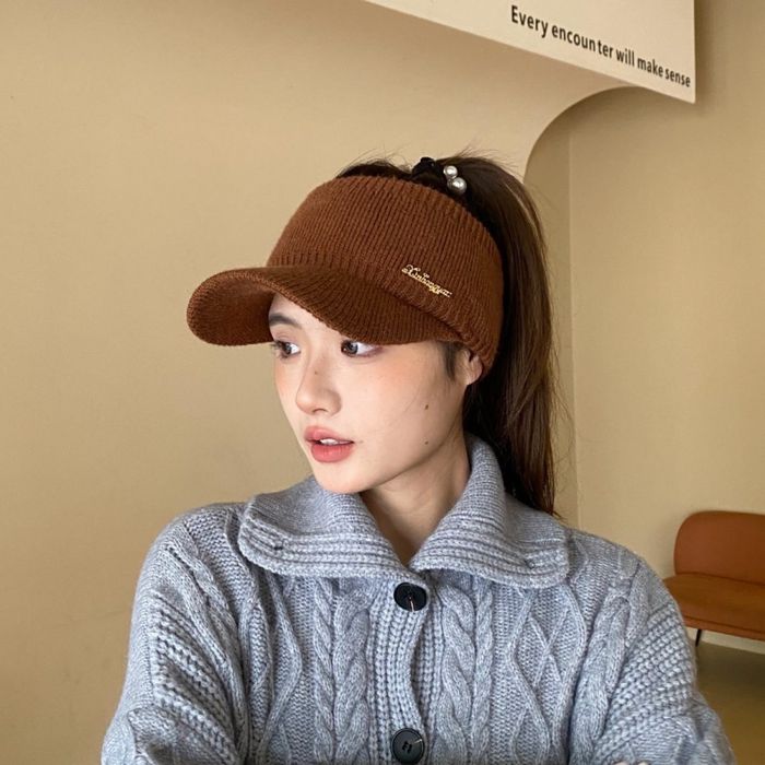 Вязаная кепка новая