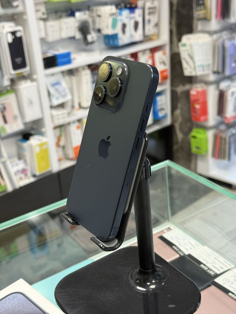 Apple iphone 15 Pro 256GB Blue Titanium