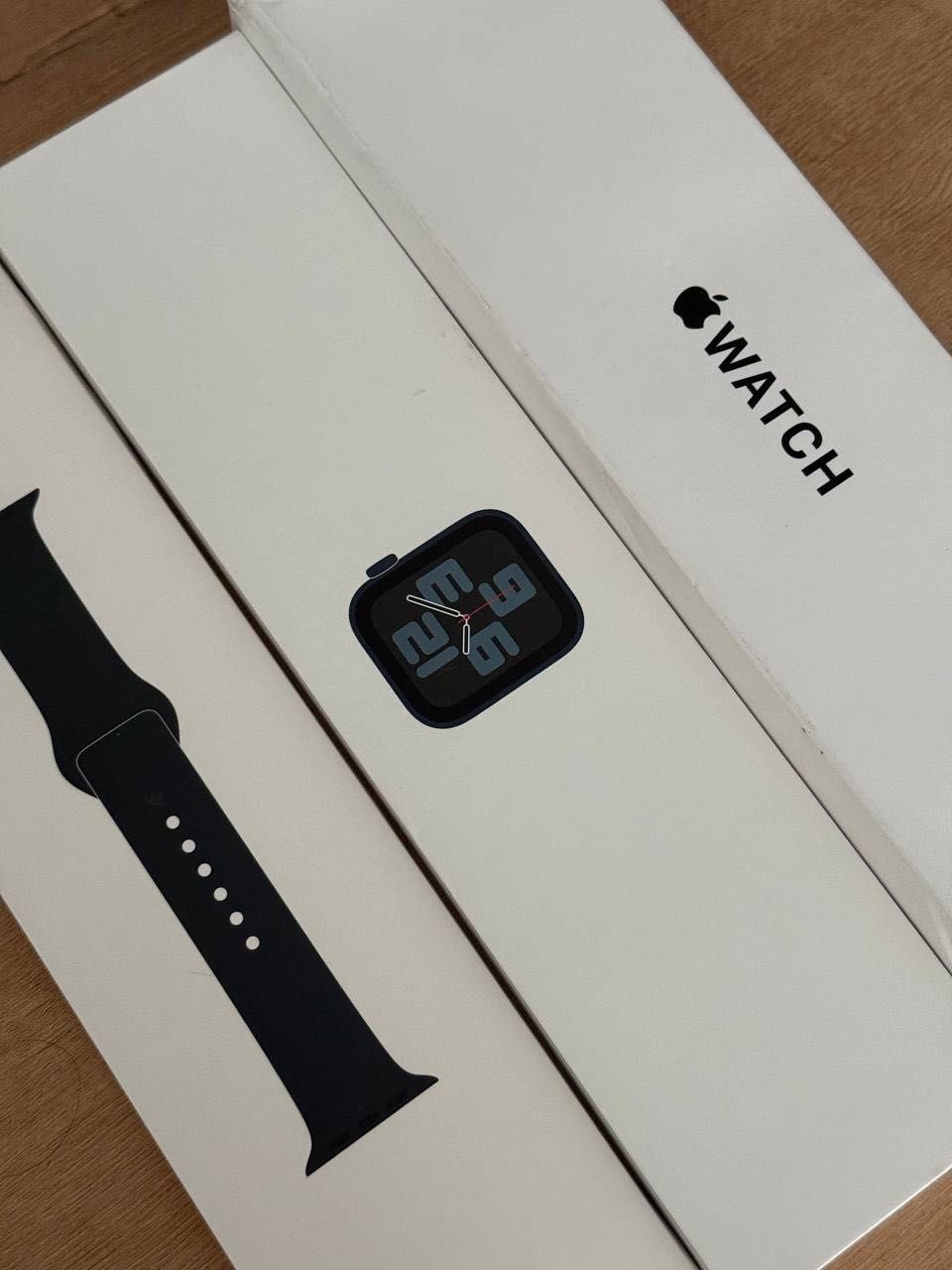 Часы Apple Watch 2 в коробке