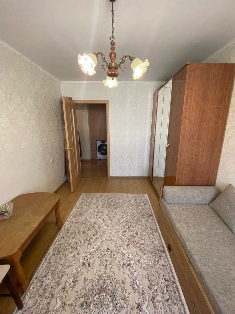 2 к.кв в 11 мкр.