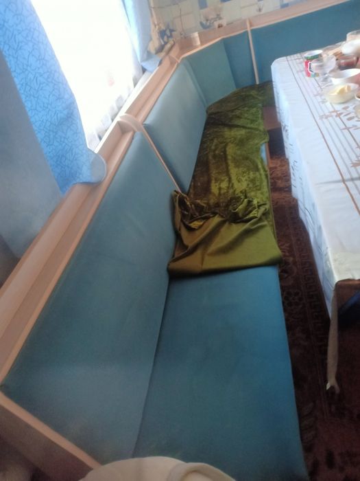 Продам холодильник и гарнитурр