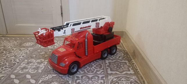 Детская игрушка пожарная лестница