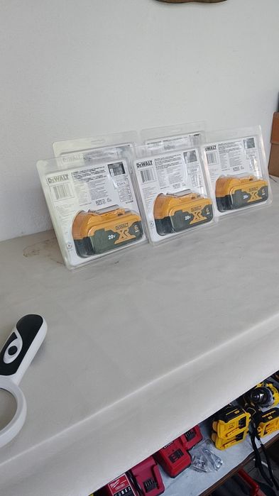 Acumulator Dewalt