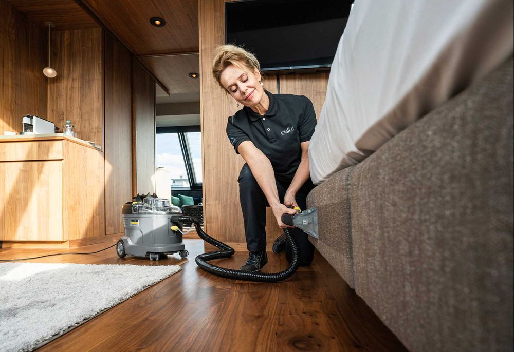 Професионален екстрактор Karcher Puzzi 8/1, Ръчна дюза, 1200W, 71 л