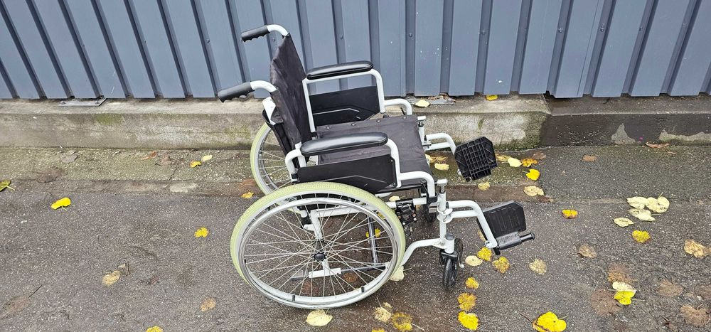 Scaun cu roți pentru persoane cu dizabilități scaun  cu rotile