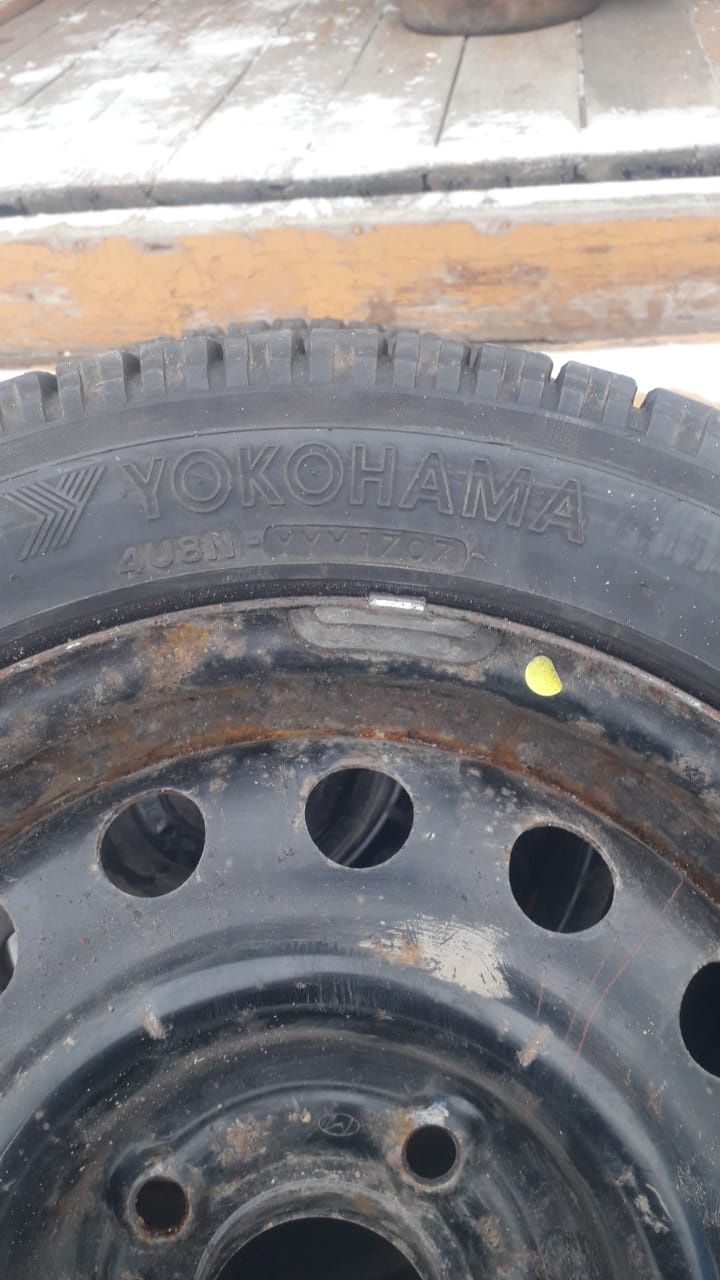 Продам два баллона на 15 с дисками