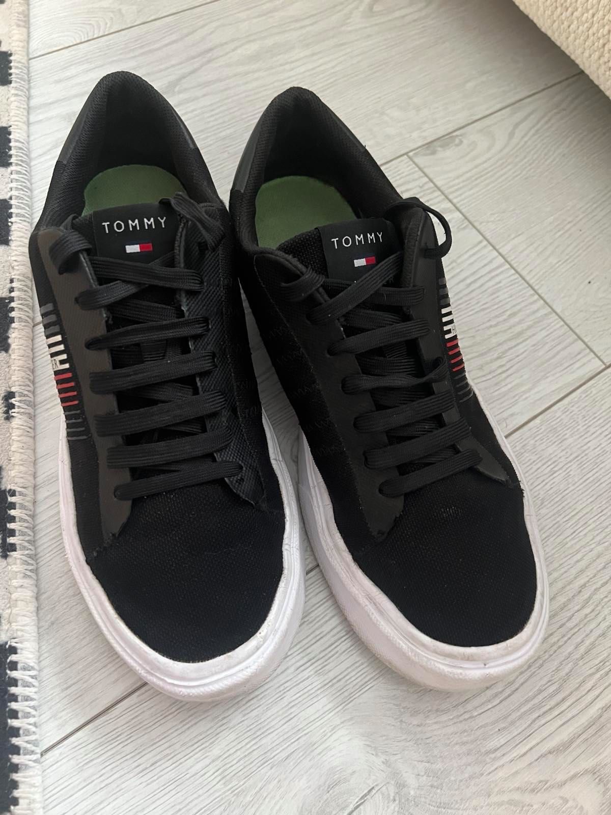 Tommy Hilfiger  Маратонки,Сникърси