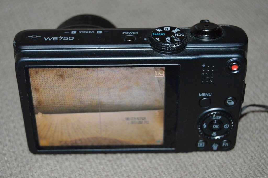 Foto compact SAMSUNG WB750 - citeste anuntul