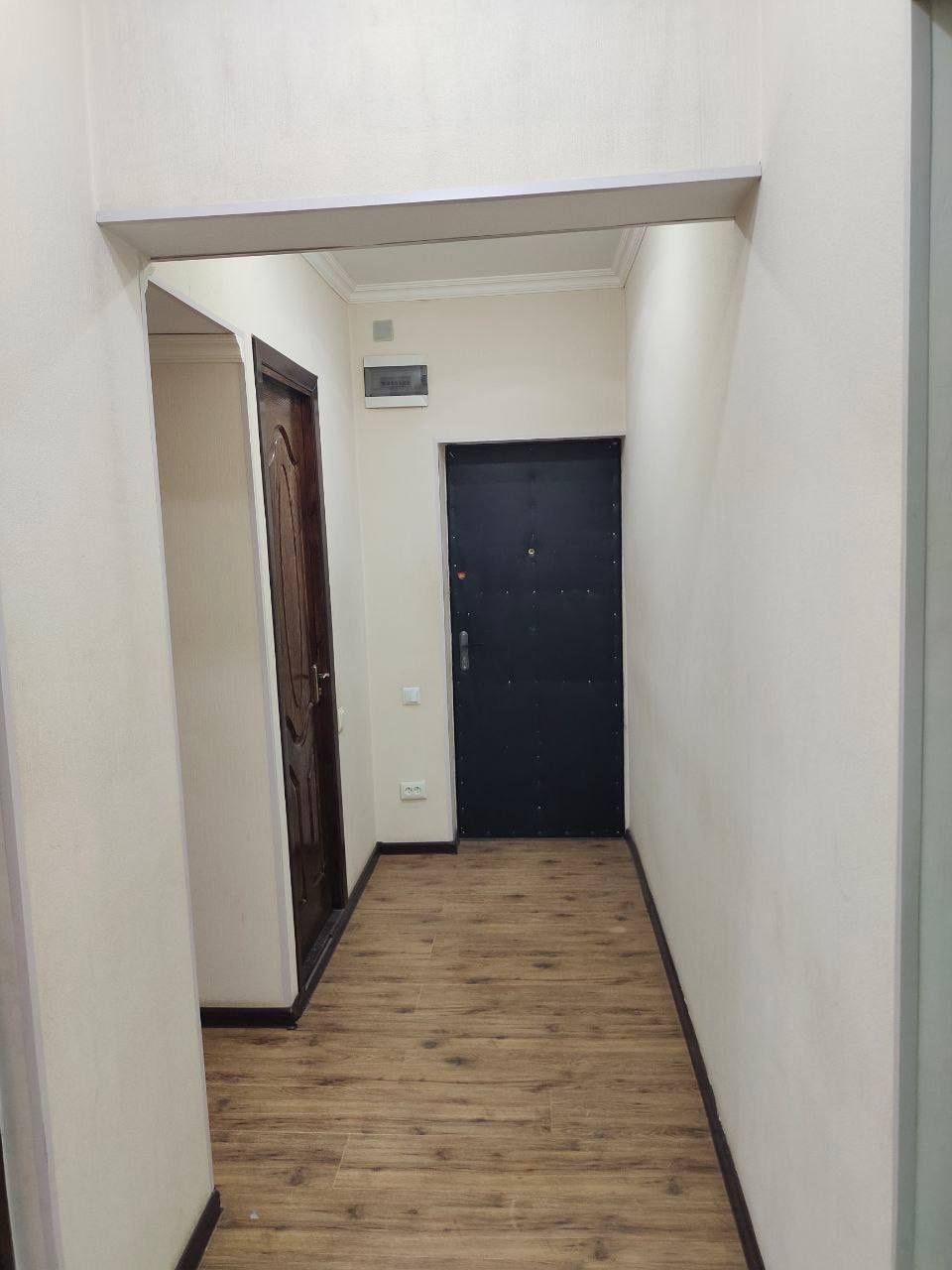 Срочно продается квартира 2/2/4  Юнусабад 2 кв