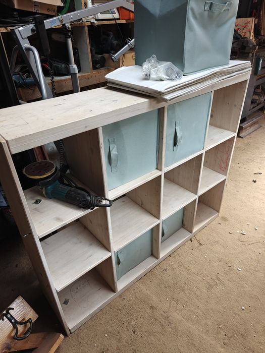 Dulap cube cu cuburi de lemn masiv