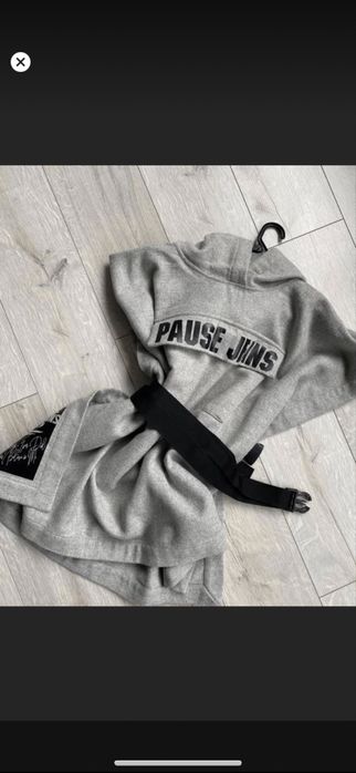 Връхна дреха Pause