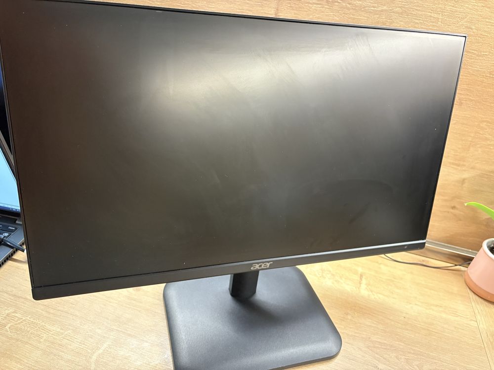 Счупен монитор ACER