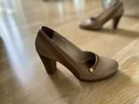 Pantofi din piele