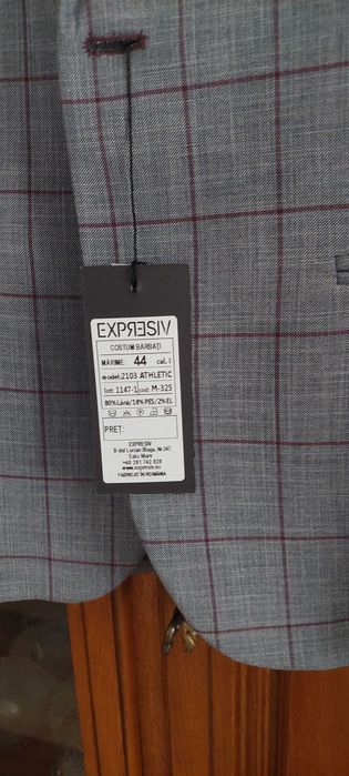 Vand Sacou Gri in Carouri Visinii cu caltuseala visinie.