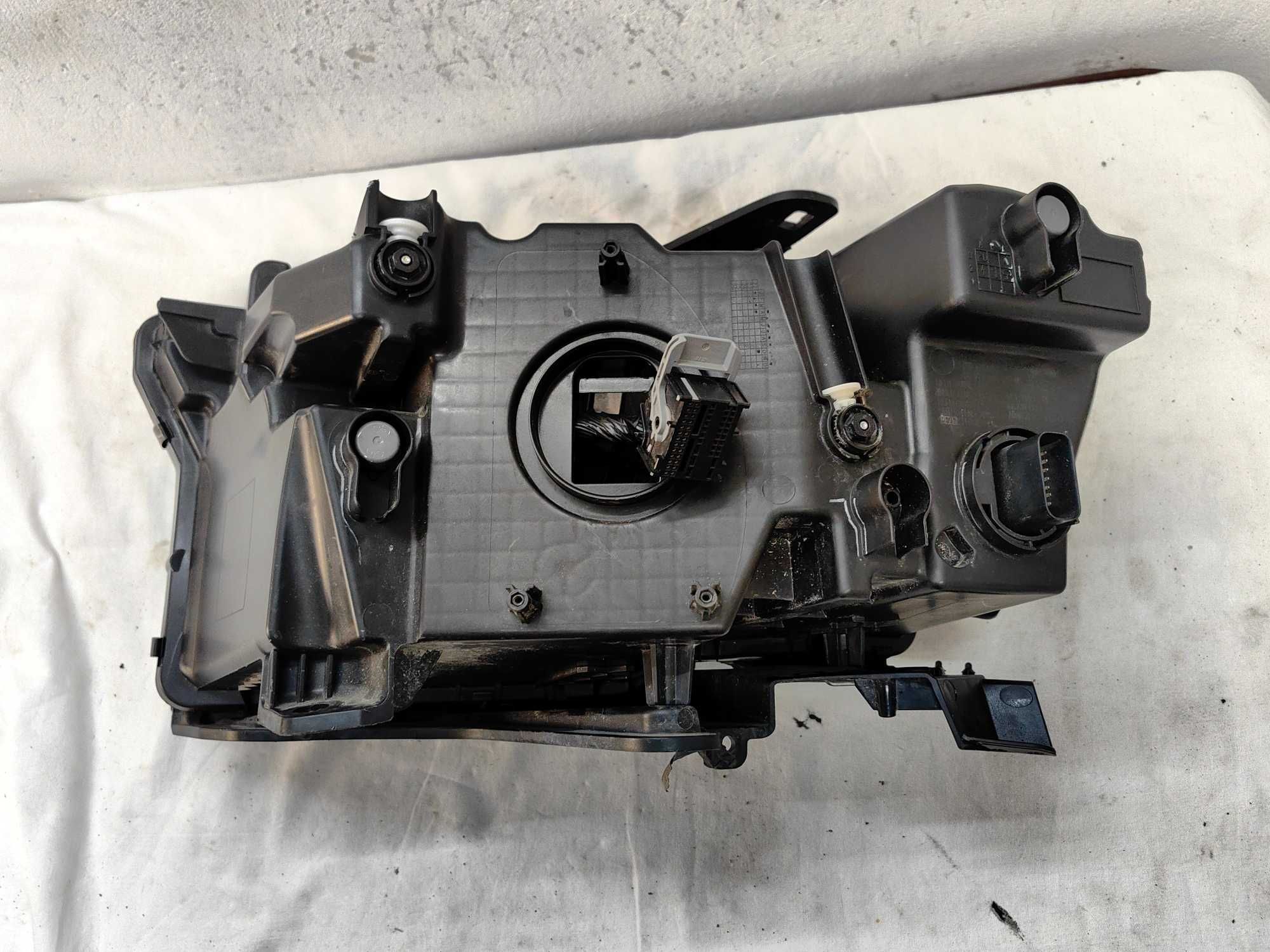 Оригинален фар  Jeep Grand Cherokee Full Led 2021-2024