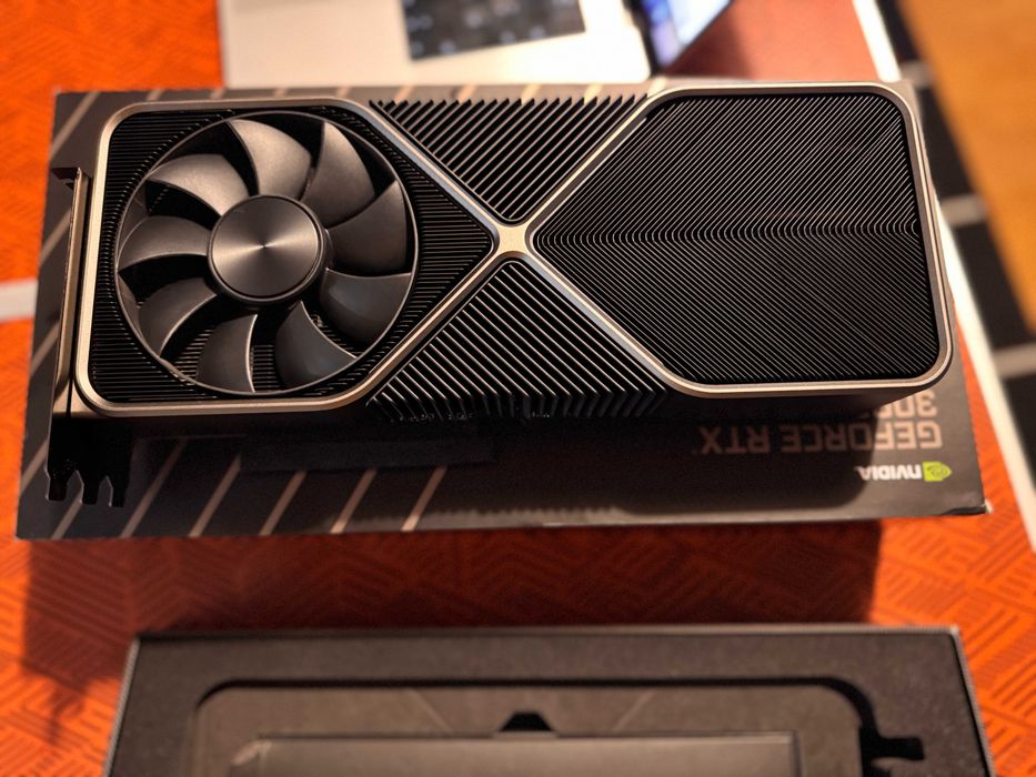RTX 3090 Founders Edition – Stare impecabilă, cutie + accesorii