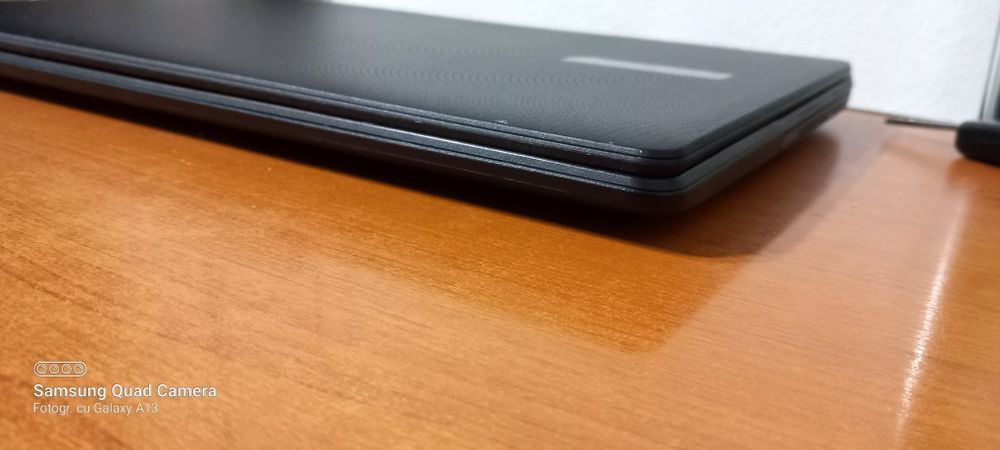 Laptop Packard beell slim