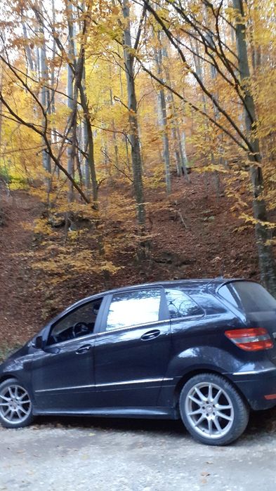 Vând Mercedes Benz B160