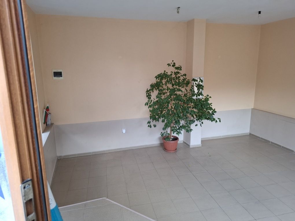 Дава се под наем Офис в Пазарджик, Моста на Лютата - 32 кв.м за 153 € - Снимка #6