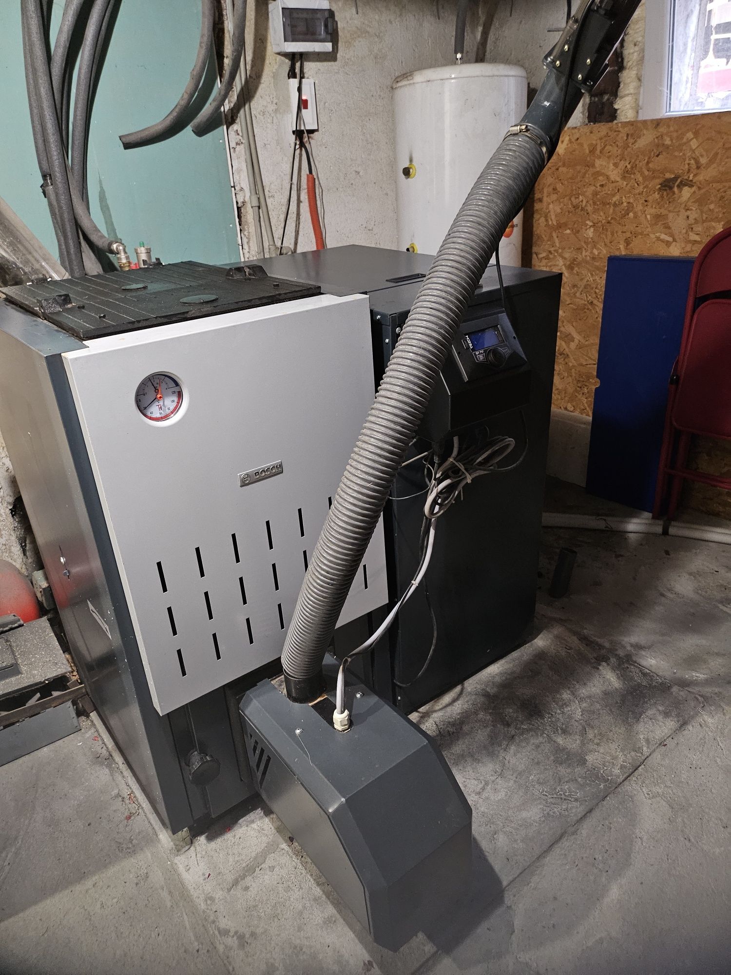 Пелетна система Bosch 2000 B, 24-28kw + горелка BRENN 2000.