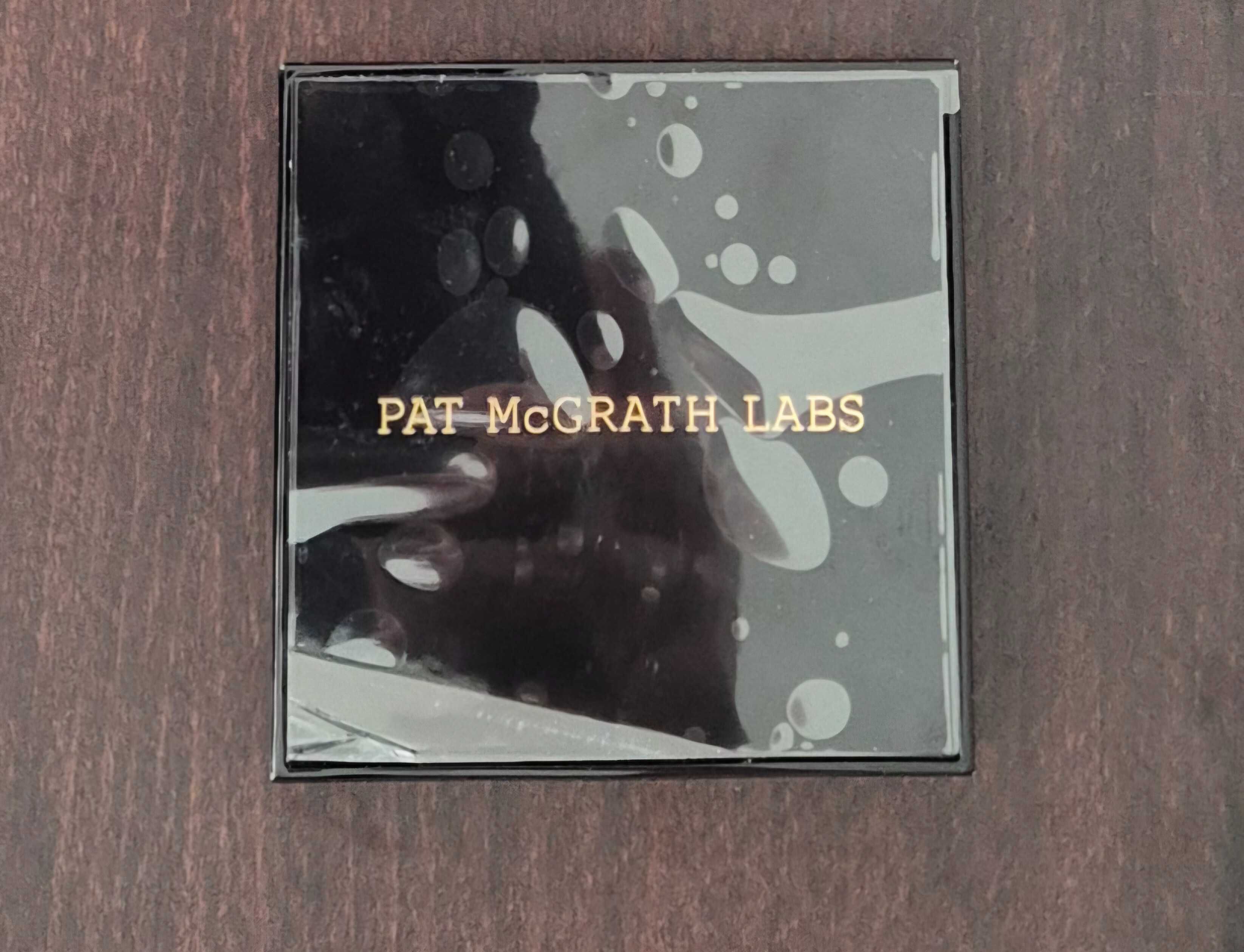 Нова палитра Pat McGrath Venus in Fleurs Luxe Quad: Voyeuristic Vixen