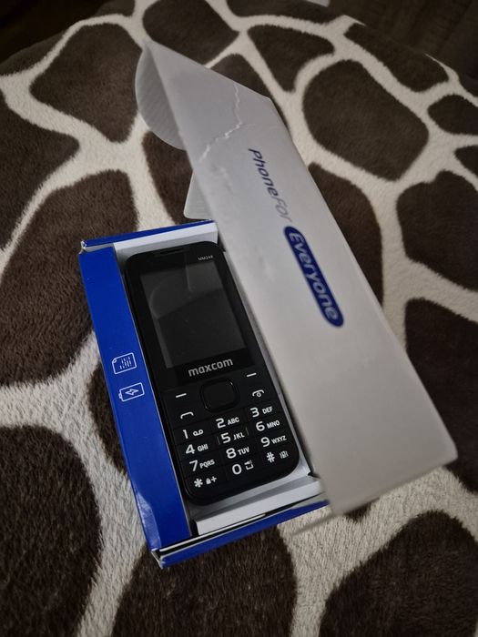 Văd telefon MAXCOM,nou nouț!