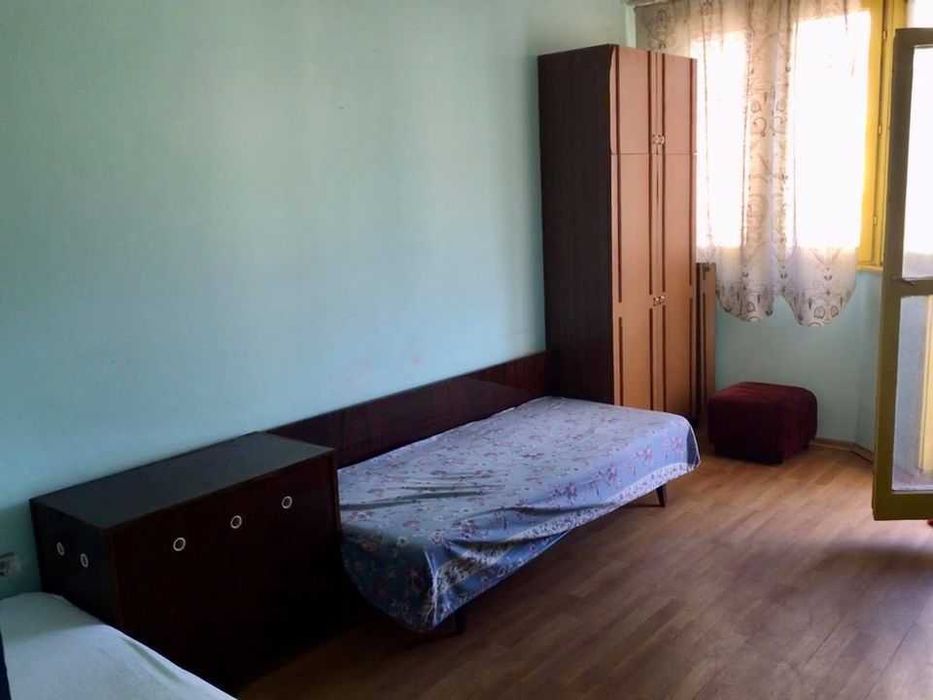 Дава се под наем Тристаен апартамент в Бургас, Възраждане - 107 кв.м за 350 € - Снимка #2