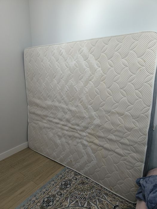 Отдам б/у матрас бесплатно