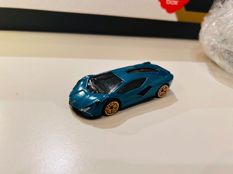 Hot Wheels Lamborghini Sián метална количка 1:64