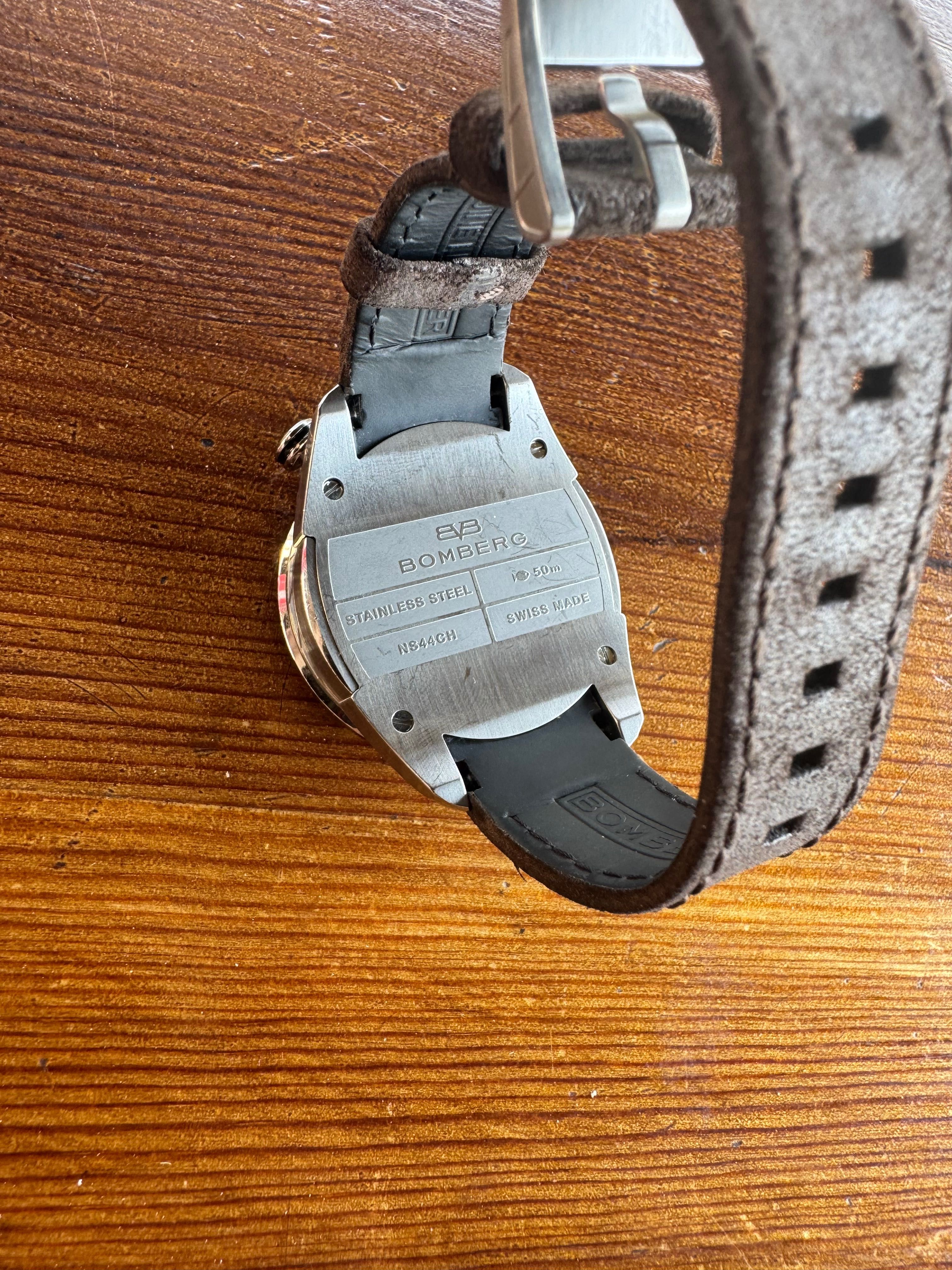 Кварцов швейцарски часовник Chronographe  Bomberg