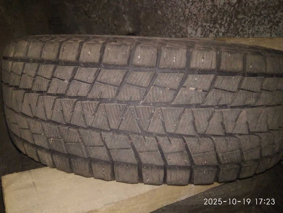 Шины зимние Bridgestone Blizzak DM-V1 265/70/16