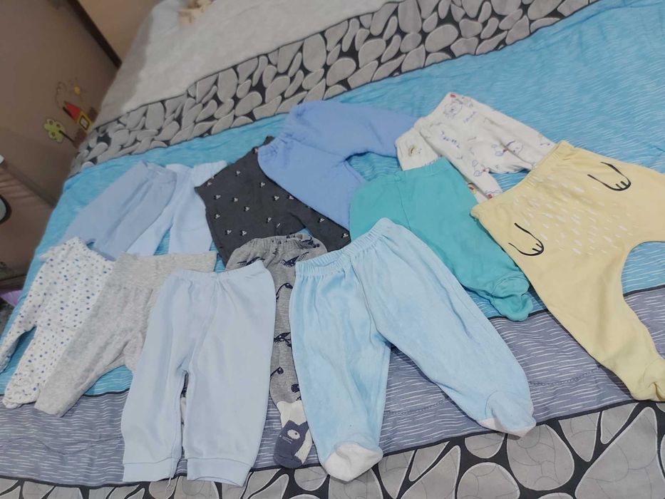 Продавам бебешки дрехи !