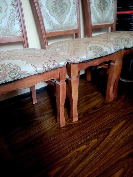 Стулья дерево почти новые 12шт срочно цена за каждый