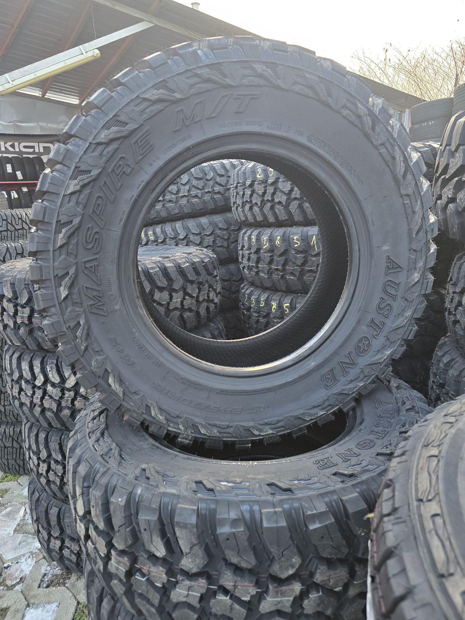 Гуми 235 75 15, 245 75 16 /265 75 16 /235 85 16/ 31 10.5 15 /225 75 16
