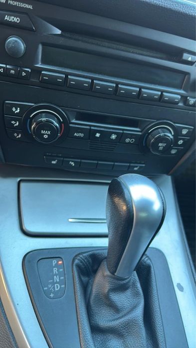 BMW e 90 2005  de vanzare,accept si schimburi tot cu automată