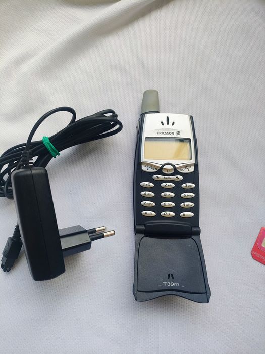 Ericsson T39s + incarcator original ( decodat, baterie refurbished)
