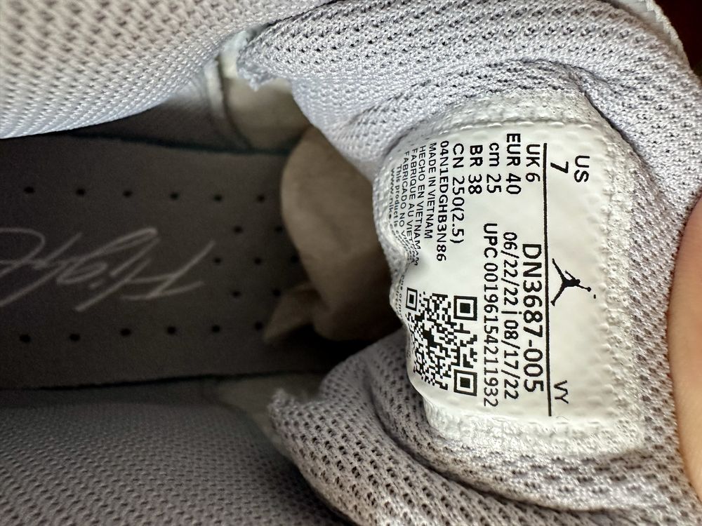 Jordan Max Aura 4 “Cool Grey”