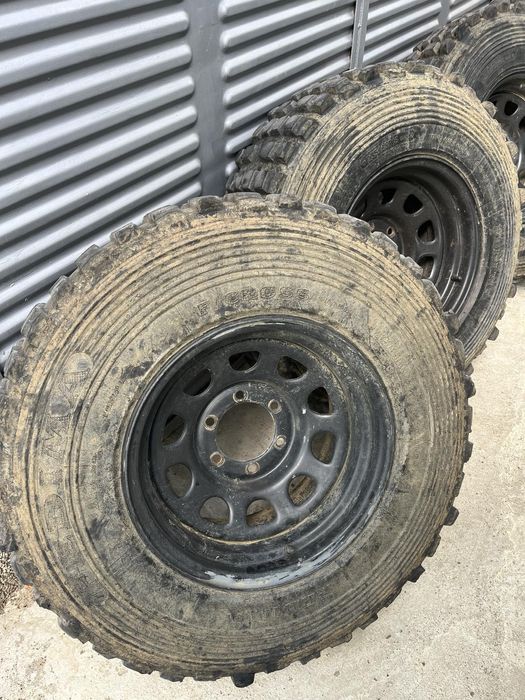 Гуми за кал  235/85/16
