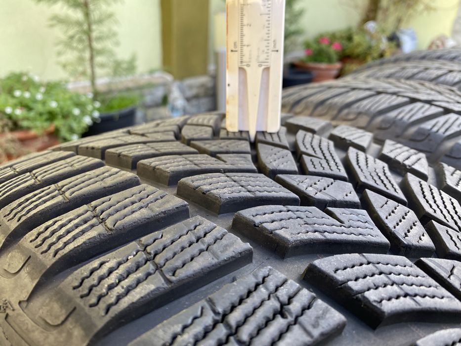Anvelope iarna 235 45 18 98V XL Goodyear ultragrip performance