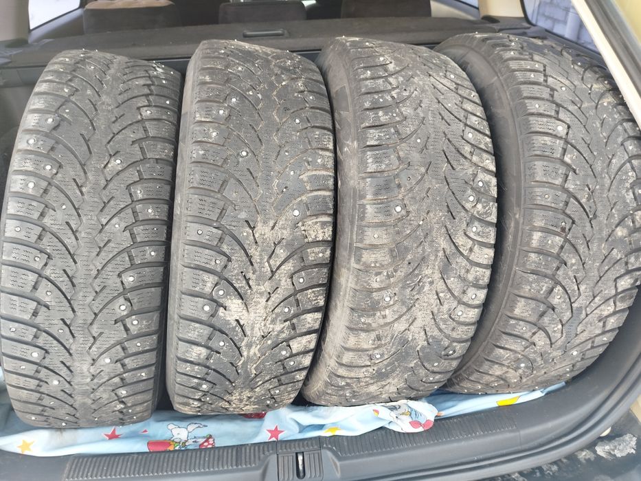 Продам шины б/у .