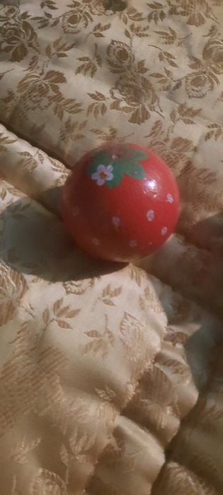 Vind calculator rochie și kendama și o bila