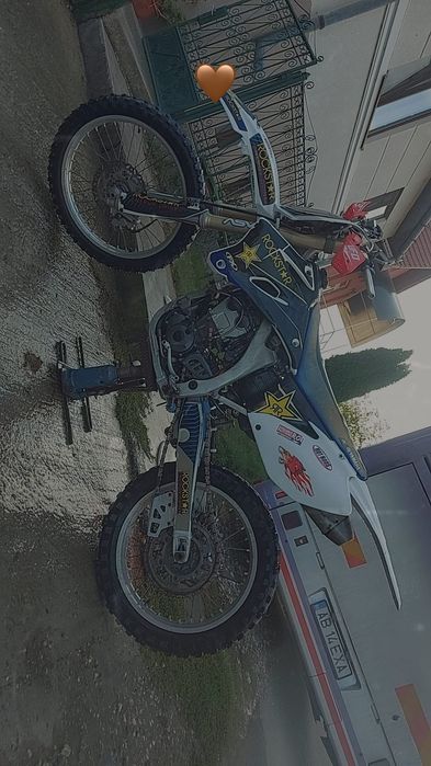 Vând cross yamaha