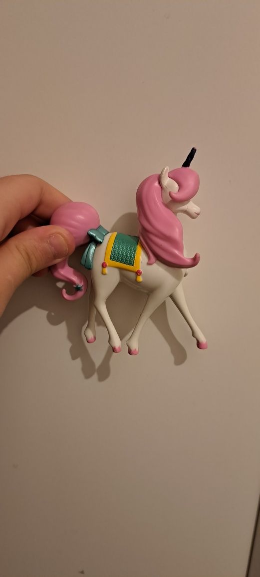 Unicorn fetita de la Noriel