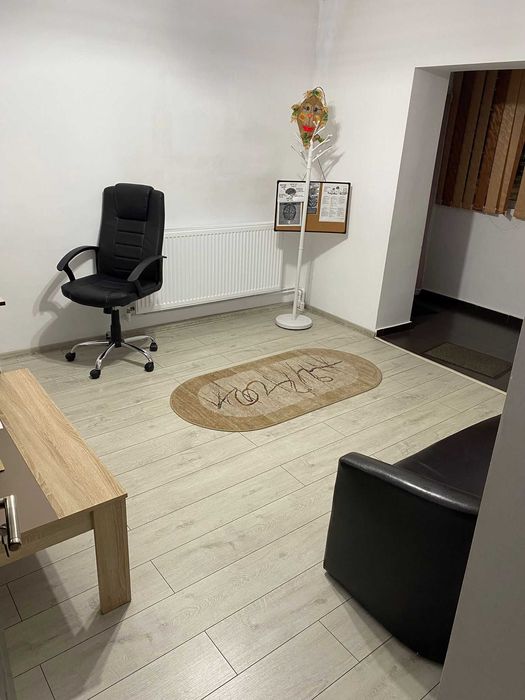 Ap. 3 camere, parter, transformat in spatiu comercial si garsoniera