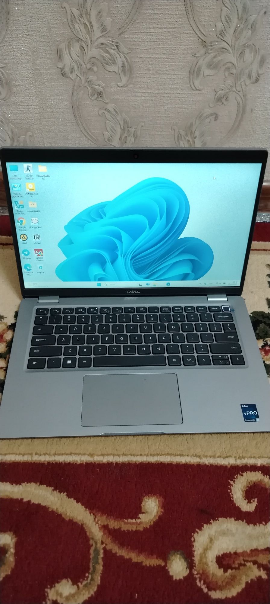 Notebook sotiladi DELL