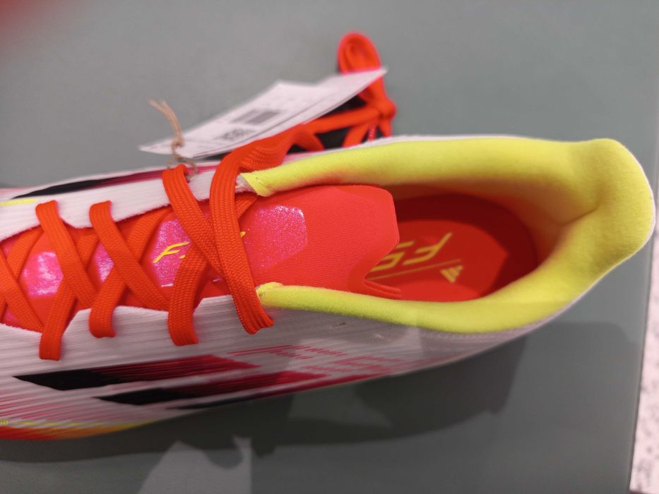 Бутонки Адидас/Adidas