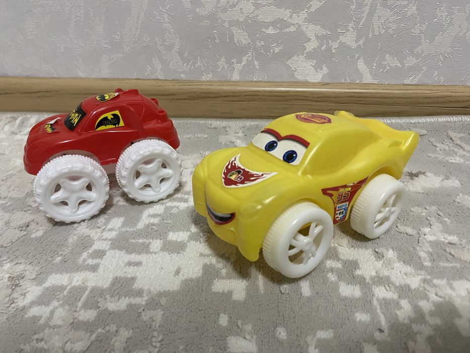Продам игрушки машинки