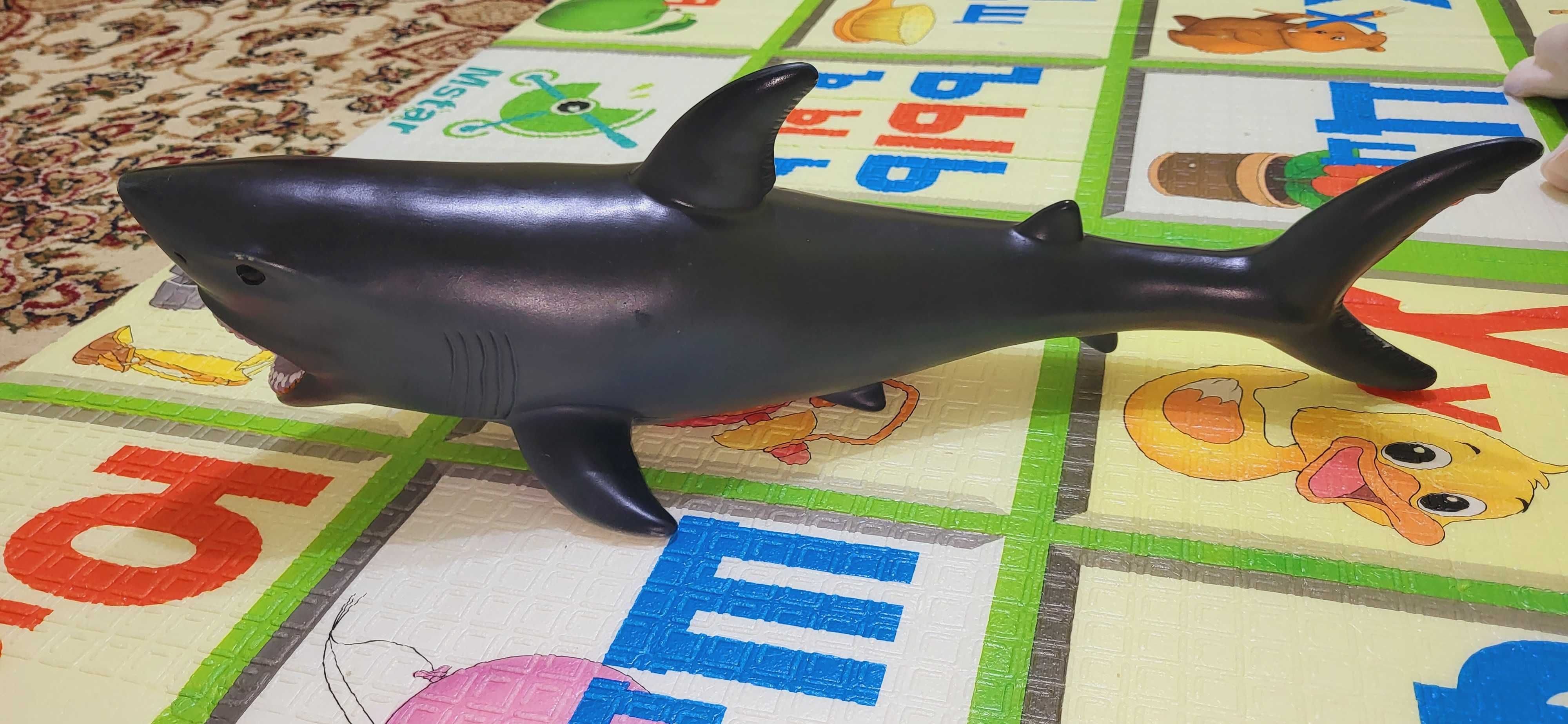 Игрушка акула 45см размер